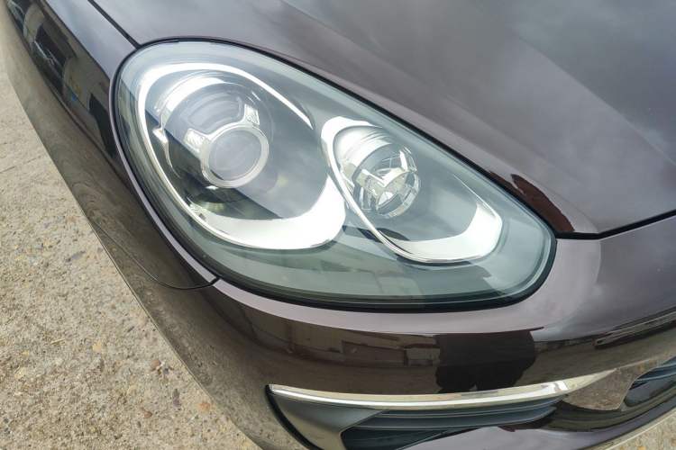 Used Porsche Cayenne 2015 Cayenne 3.0T Right Front Headlight