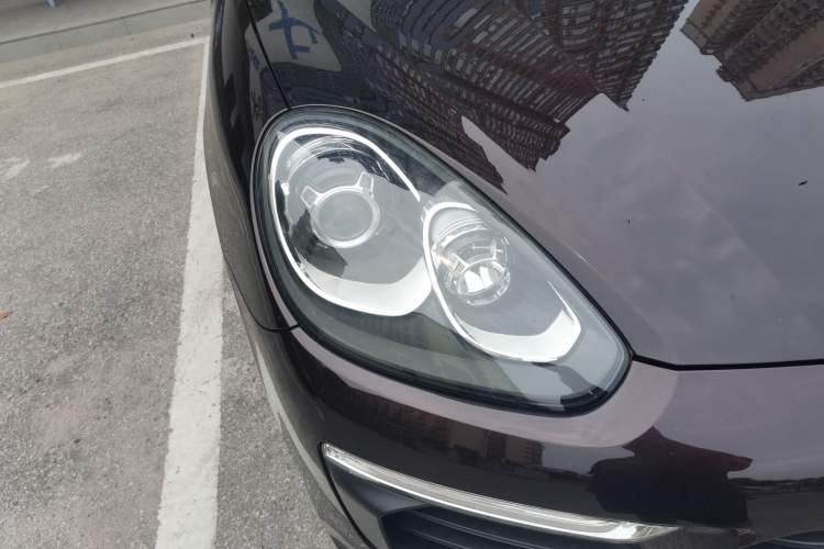 Used Porsche Cayenne 2015 Cayenne 3.0T Right Front Headlight
