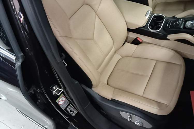 Used Porsche Cayenne 2015 Cayenne 3.0T Right Front Seat