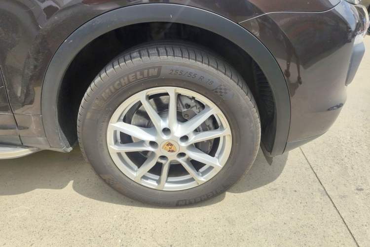 Used Porsche Cayenne 2015 Cayenne 3.0T Right Front Wheel Hub