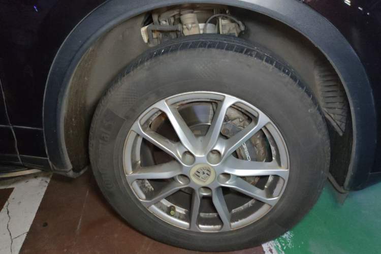 Used Porsche Cayenne 2015 Cayenne 3.0T Right Front Wheel Hub