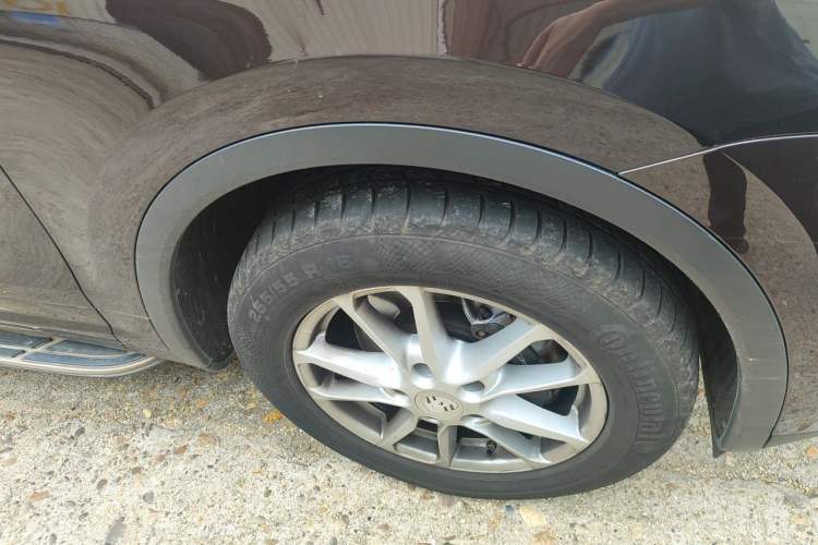 Used Porsche Cayenne 2015 Cayenne 3.0T Right Front Wheel Hub