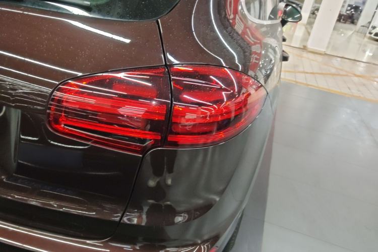 Used Porsche Cayenne 2015 Cayenne 3.0T Right Rear Taillight