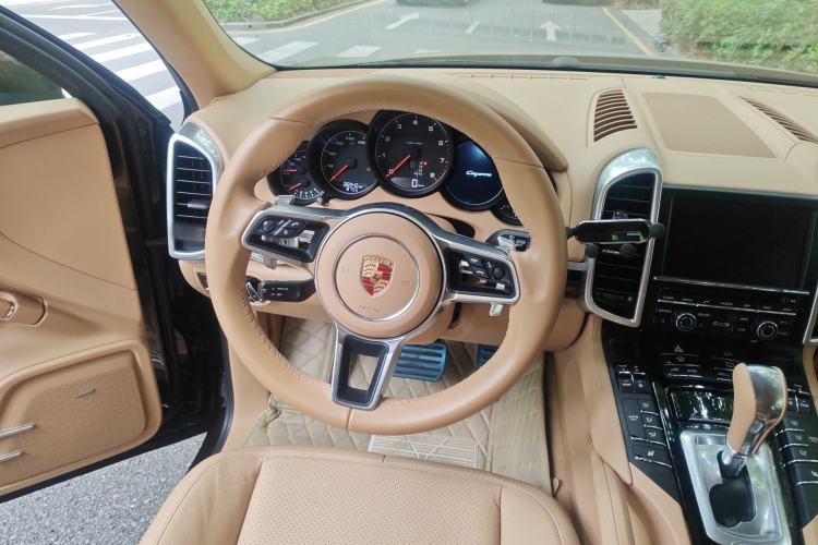 Used Porsche Cayenne 2015 Cayenne 3.0T Steering Wheel