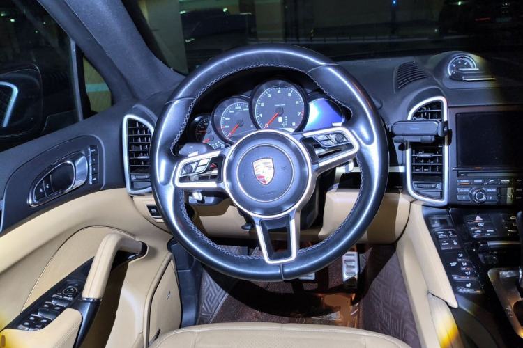 Used Porsche Cayenne 2015 Cayenne 3.0T Steering Wheel