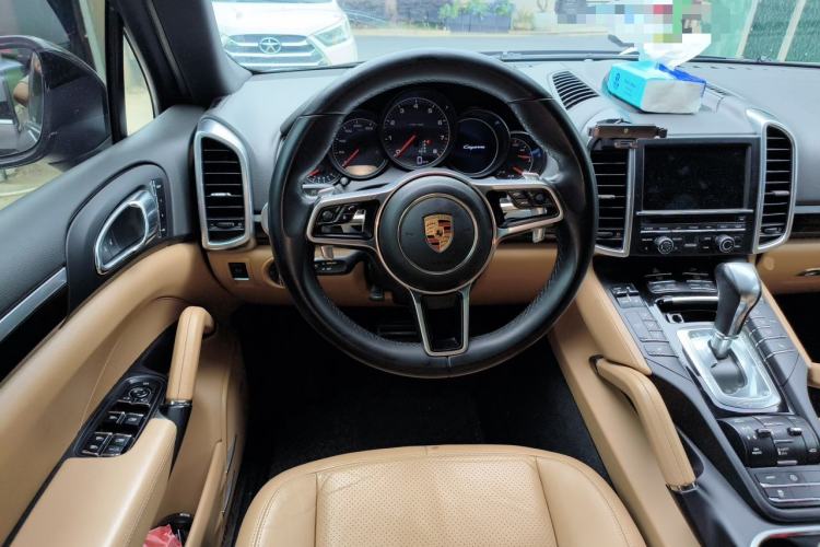 Used Porsche Cayenne 2015 Cayenne 3.0T Steering Wheel