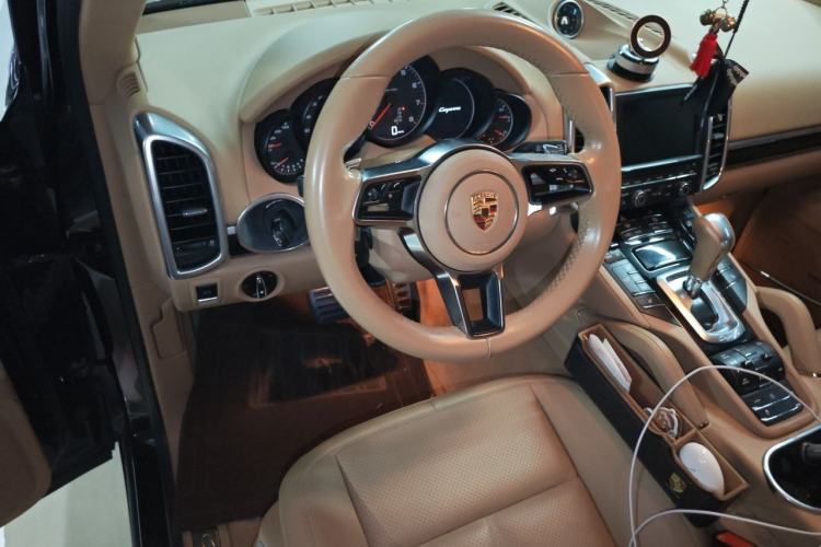 Used Porsche Cayenne 2015 Cayenne 3.0T Steering Wheel