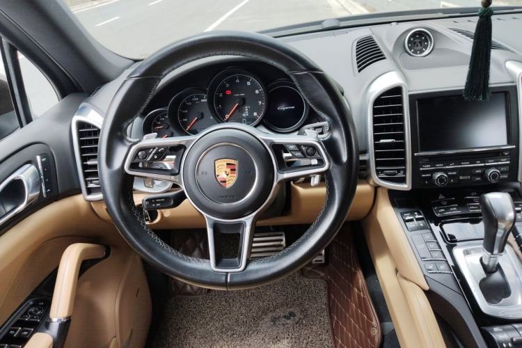 Used Porsche Cayenne 2015 Cayenne 3.0T Steering Wheel
