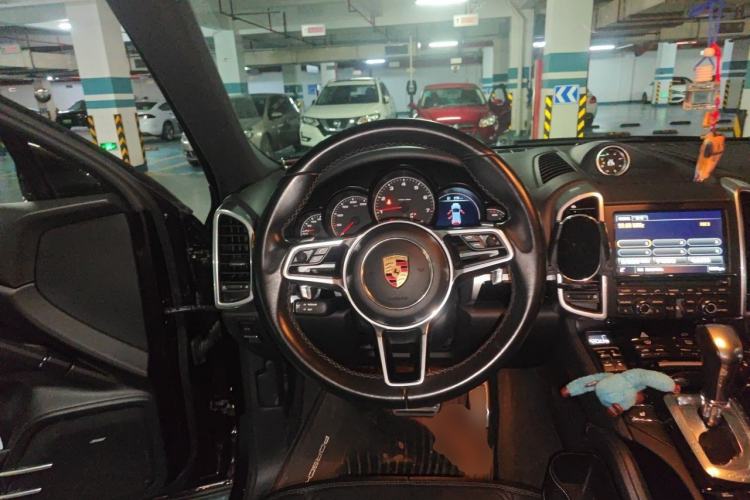 Used Porsche Cayenne 2015 Cayenne 3.0T Steering Wheel