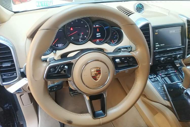 Used Porsche Cayenne 2015 Cayenne 3.0T Steering Wheel