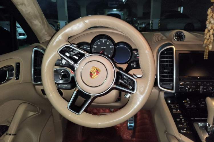 Used Porsche Cayenne 2015 Cayenne 3.0T Steering Wheel