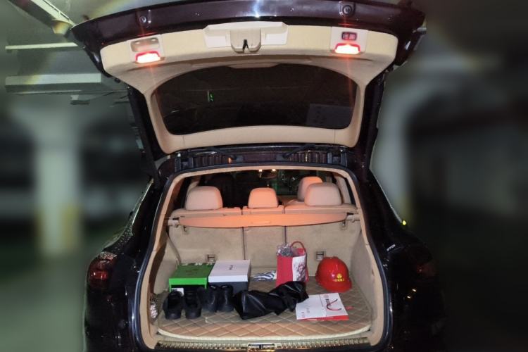 Used Porsche Cayenne 2015 Cayenne 3.0T Trunk
