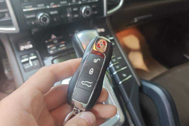 Used Porsche Cayenne 2015 Cayenne 3.0T Vehicle Key