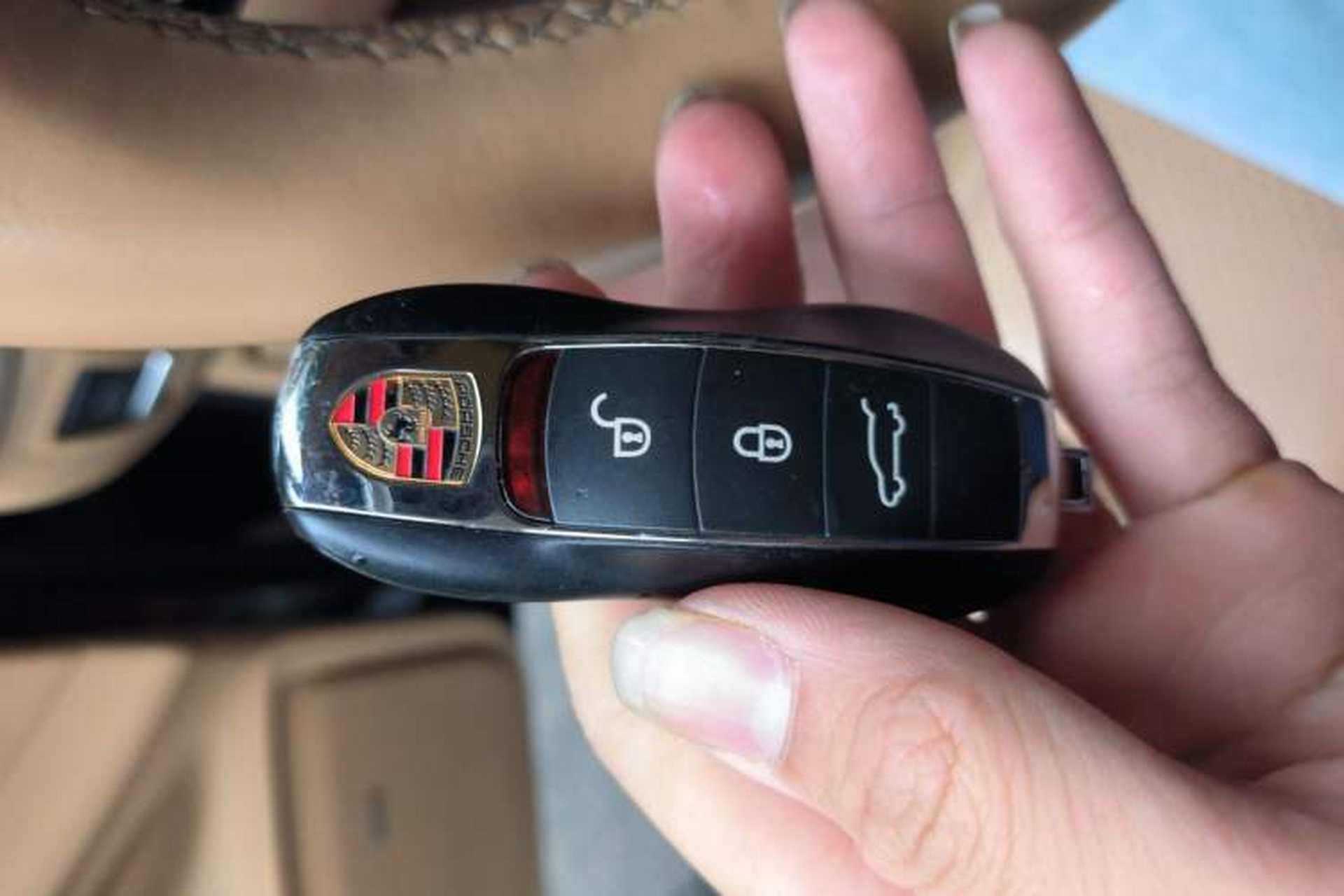 Used Porsche Cayenne 2015 Cayenne 3.0T Vehicle Key