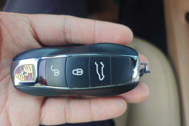 Used Porsche Cayenne 2015 Cayenne 3.0T Vehicle Key