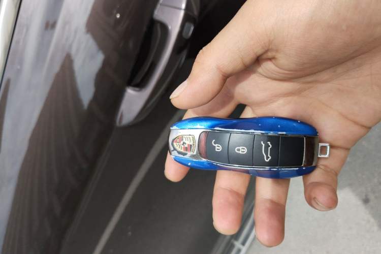 Used Porsche Cayenne 2015 Cayenne 3.0T Vehicle Key