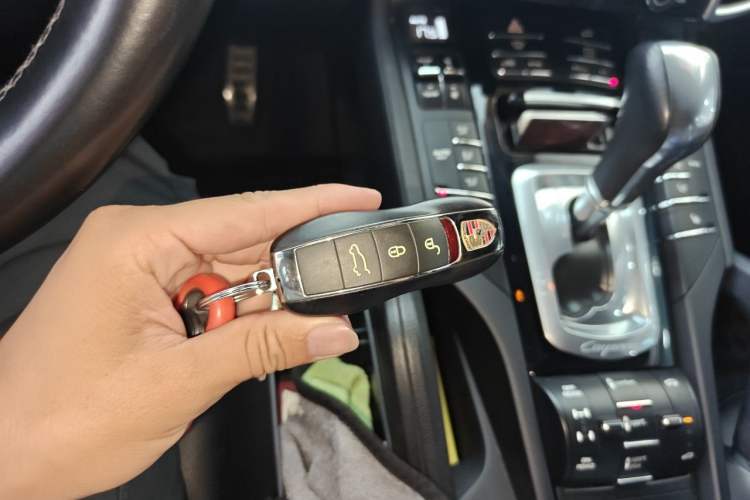 Used Porsche Cayenne 2015 Cayenne 3.0T Vehicle Key