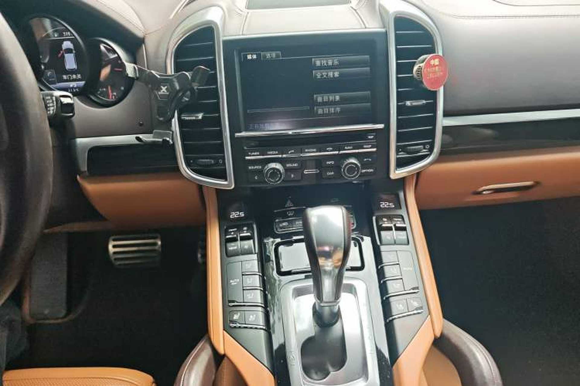 Used Porsche Cayenne 2015 Cayenne 3.0T Audio And AC Panel