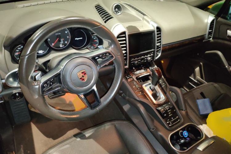 Used Porsche Cayenne 2015 Cayenne 3.0T Center Console