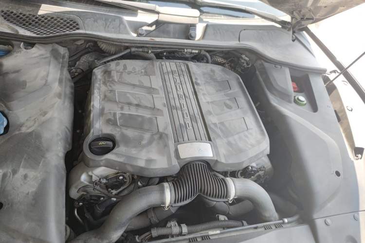 Used Porsche Cayenne 2015 Cayenne S 3.6T Engine Bay