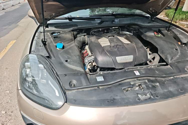 Used Porsche Cayenne 2015 Cayenne 3.0T Engine Bay Right