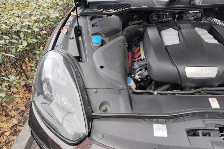 Used Porsche Cayenne 2015 Cayenne 3.0T Engine Bay Right