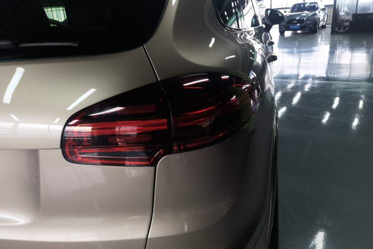 Used Porsche Cayenne 2015 Cayenne 3.0T Exterior 6