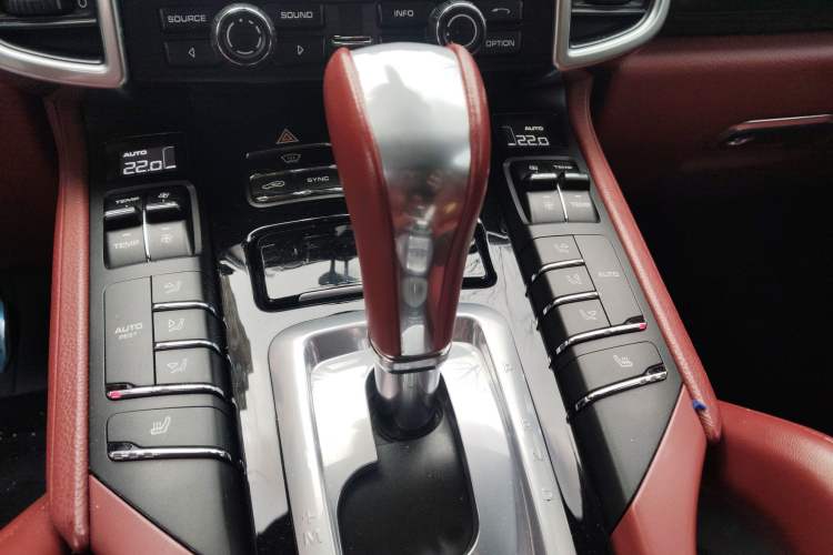 Used Porsche Cayenne 2015 Cayenne 3.0T Gear Lever