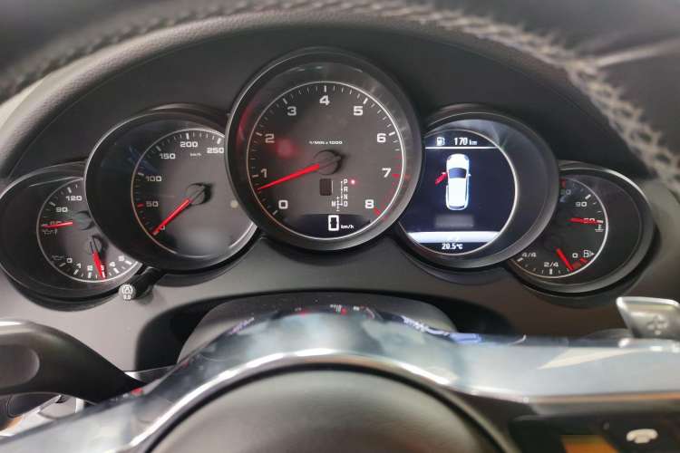 Used Porsche Cayenne 2015 Cayenne 3.0T Instrument Cluster