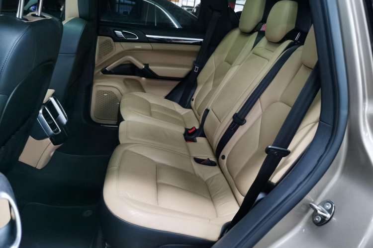 Used Porsche Cayenne 2015 Cayenne 3.0T Interior 4