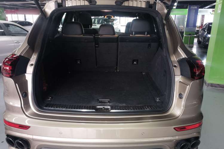 Used Porsche Cayenne 2015 Cayenne 3.0T Trunk