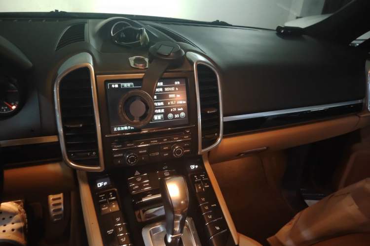 Used Porsche Cayenne 2015 Cayenne 3.0T Audio And AC Panel