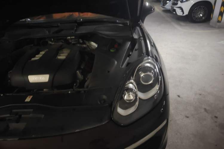 Used Porsche Cayenne 2015 Cayenne 3.0T Engine Bay Left