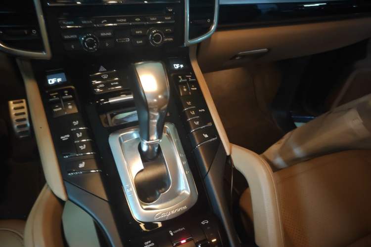 Used Porsche Cayenne 2015 Cayenne 3.0T Gear Lever