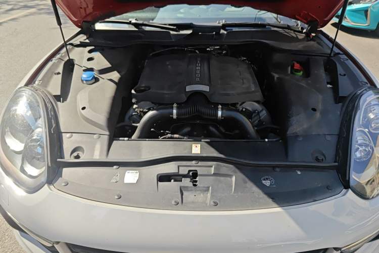 Used Porsche Cayenne 2015 Cayenne GTS 3.6T Engine Bay