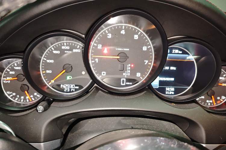 Used Porsche Cayenne 2015 Cayenne 3.0T Instrument Cluster