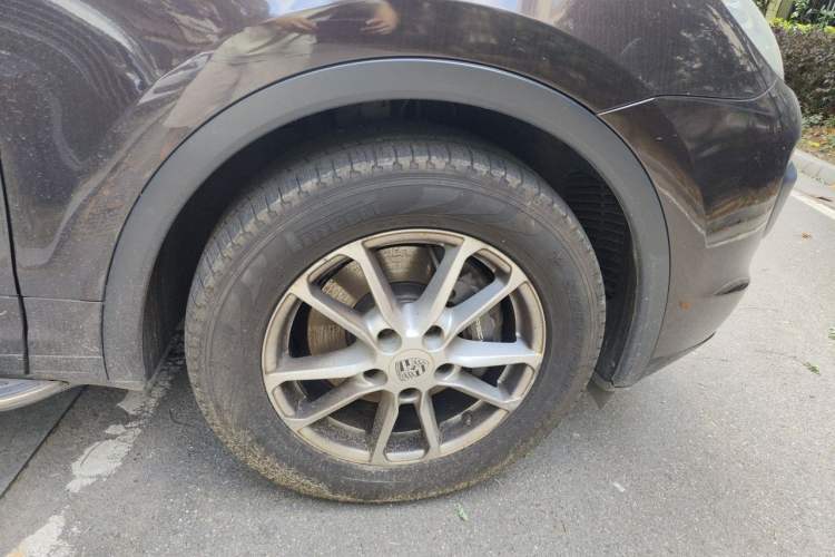 Used Porsche Cayenne 2015 Cayenne 3.0T Right Front Wheel Hub