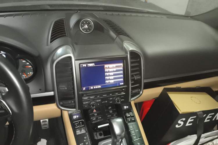 Used Porsche Cayenne 2015 Cayenne 3.0T Audio And AC Panel