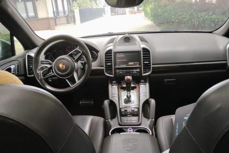 Used Porsche Cayenne 2015 Cayenne 3.0T Center Console