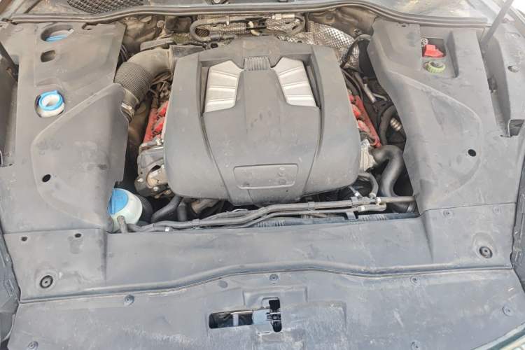 Used Porsche Cayenne 2015 Cayenne 3.0T Engine Bay