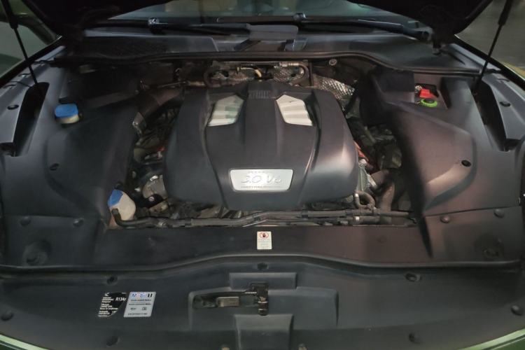 Used Porsche Cayenne 2015 Cayenne 3.0T Engine Bay