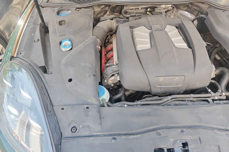Used Porsche Cayenne 2015 Cayenne 3.0T Engine Bay Right