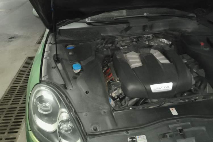 Used Porsche Cayenne 2015 Cayenne 3.0T Engine Bay Right