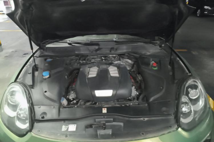 Used Porsche Cayenne 2015 Cayenne 3.0T Engine Bay