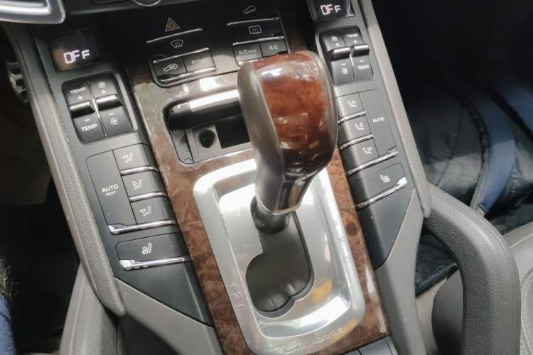 Used Porsche Cayenne 2015 Cayenne 3.0T Gear Lever