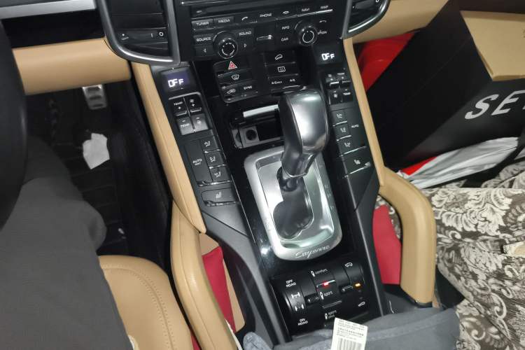 Used Porsche Cayenne 2015 Cayenne 3.0T Gear Lever