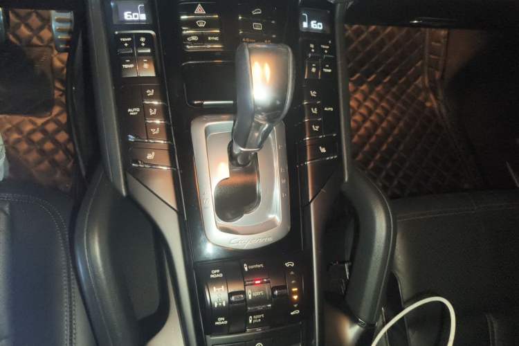 Used Porsche Cayenne 2015 Cayenne 3.0T Gear Lever