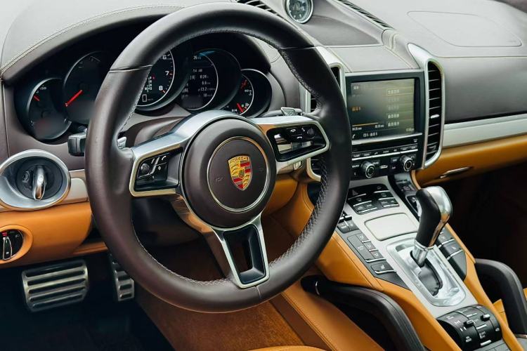 Used Porsche Cayenne 2015 Cayenne GTS 3.6T Interior 1