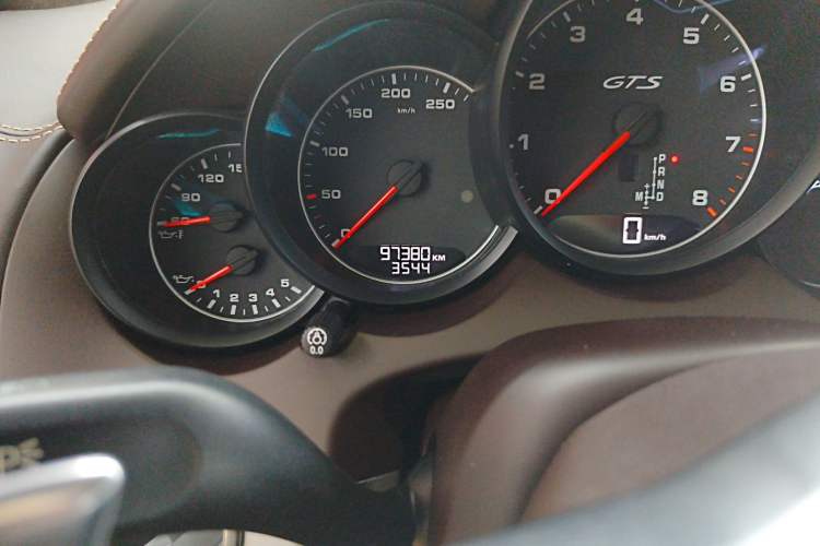 Used Porsche Cayenne 2015 Cayenne GTS 3.6T Odometer Close Up