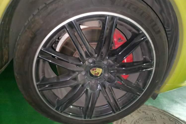 Used Porsche Cayenne 2015 Cayenne GTS 3.6T Right Front Wheel Hub